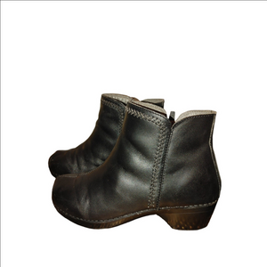 Dansko size 41